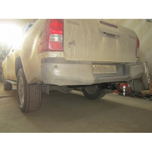 Фаркоп Бизон на TOYOTA Hilux 2015- (AN120) Revo Арт. FA 0971-E